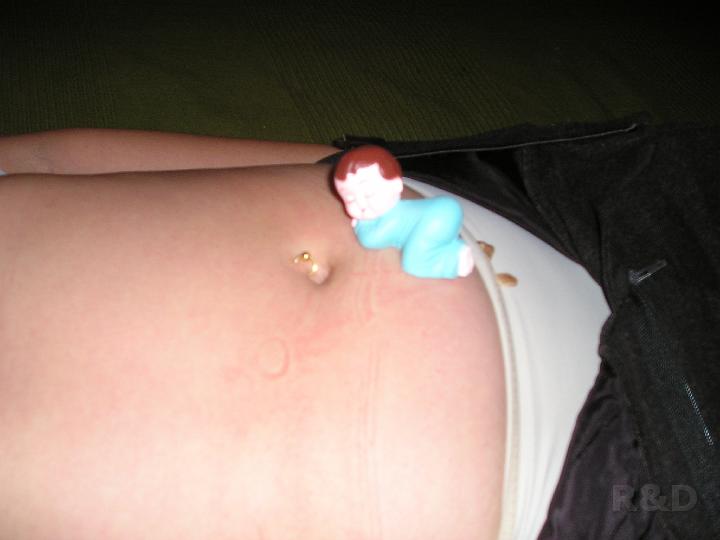 30-10-05 mijn buik (2) 4 weken.JPG
